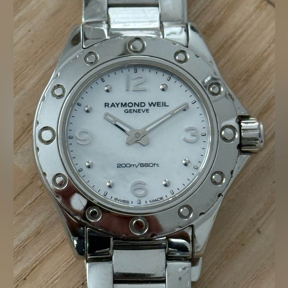Raymond Weil Geneve Luxury Watch Mother of Pearl Dial Stainless Bracelet